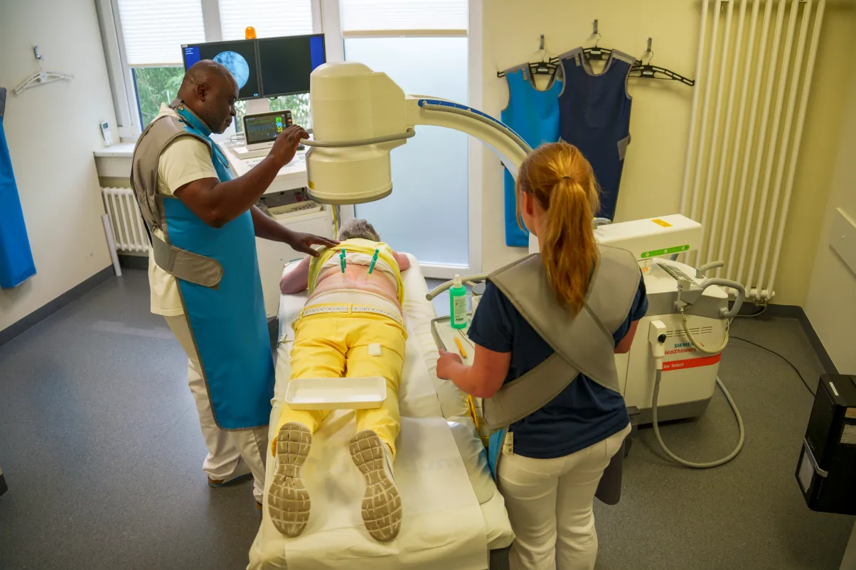 orthopaedum_roentgengestuetzte_behandlung_1x